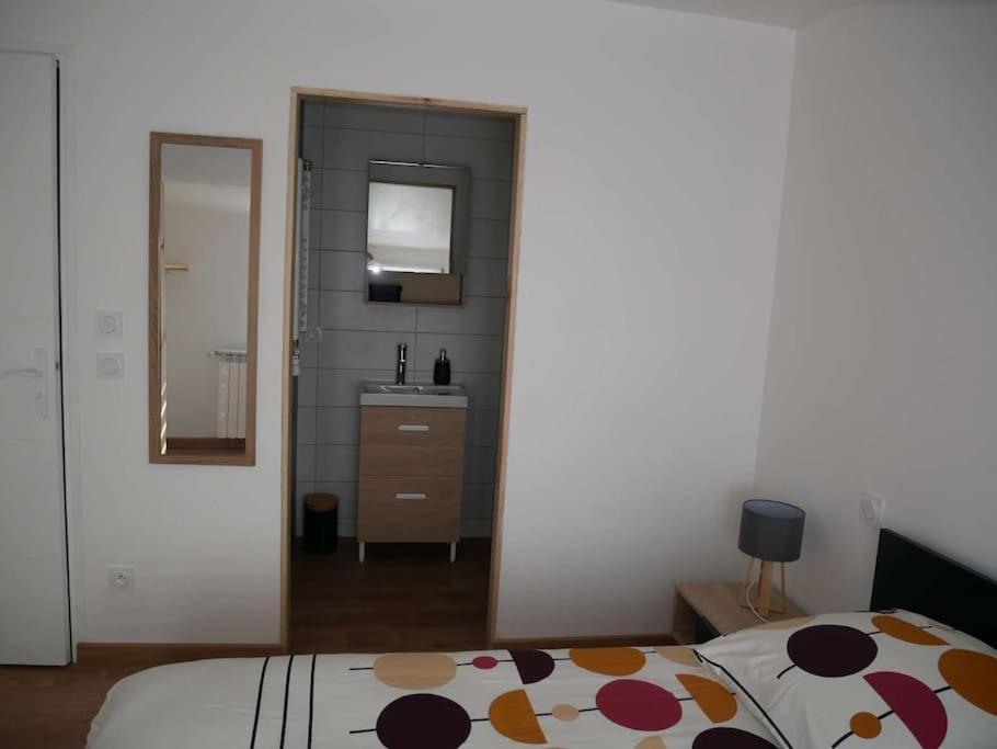 Appartement T2, Au Calme. La Roche-sur-Yon Exterior foto
